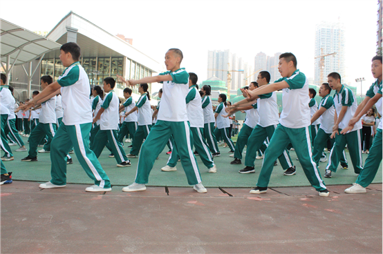 一场别开生面的开学典礼——记贵阳市南明区第一实验中学2019秋季开学典礼暨安全第一课活动