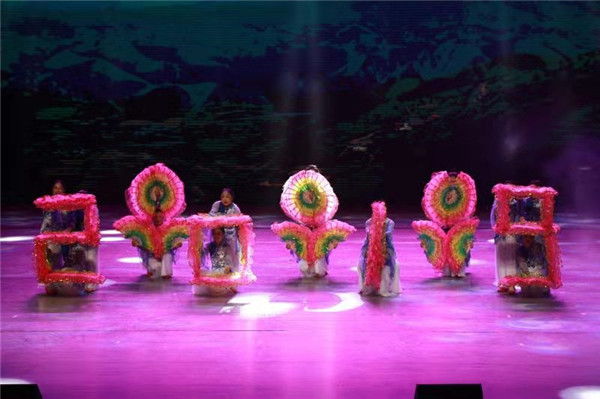 “一树杯”贵州省第三届电视广场舞大赛决赛举行 毕节市这支舞蹈队夺冠 娱乐 第5张