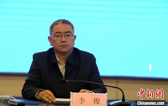 图为西昌市委书记李俊通报情况。 刘忠俊 摄