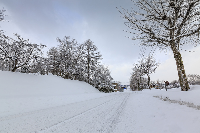 佳木斯到牡丹江雪乡多少公里？