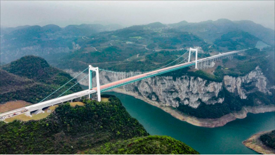 第三届山区桥梁建设与管养技术创新大会启幕 贵州路桥分享“绿色建造”经验-1