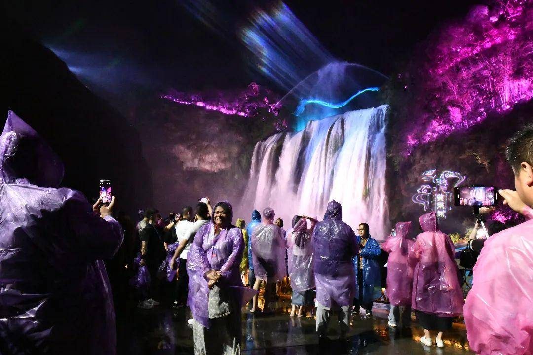集贊門票免費送丨“21℃的黃果樹，夜游更精彩”當父親節(jié)遇上6·18-14
