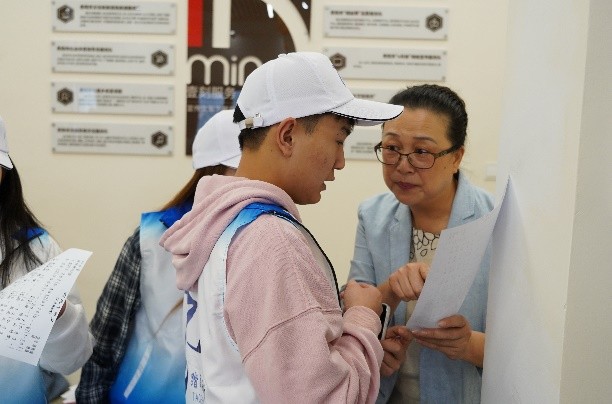 贵阳学院“马路边边”公益团队开展进社区活动-2