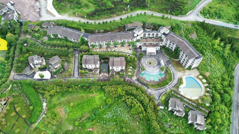 从 “拍照打卡” 到 “旅居慢生活”：大河堡花海解锁贵州山地避暑新体验-5