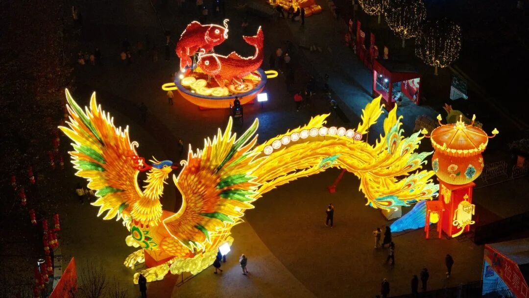 贵阳观山湖灯会庙市情人节上演浪漫烟花秀-11